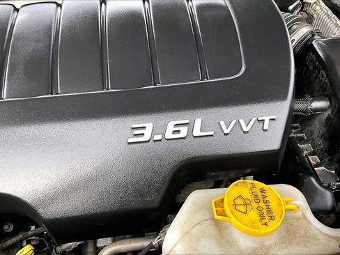 Used 2015 Dodge Journey SXT w/ Flexible Seating Group image 33