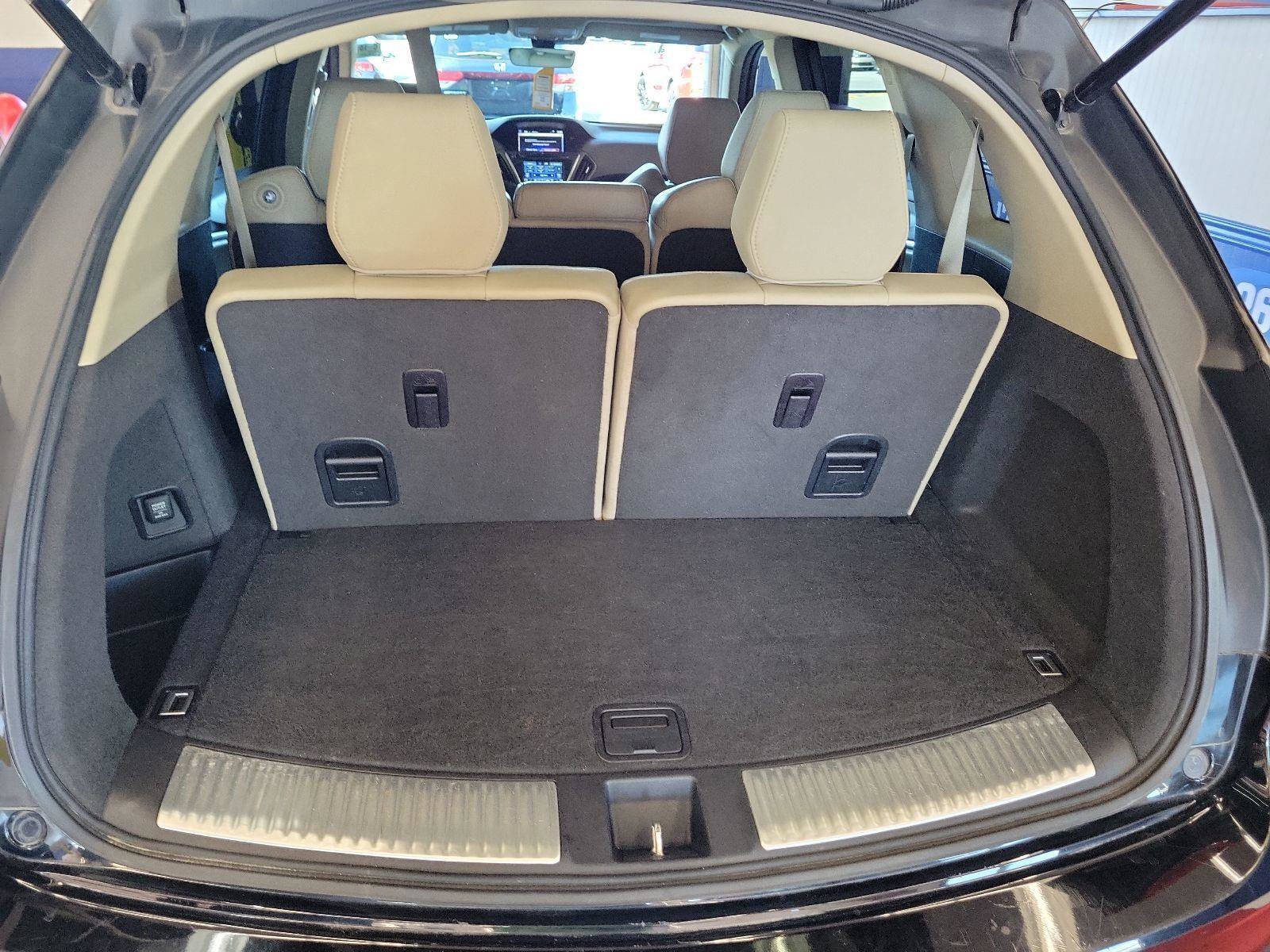 Used 2017 Acura MDX w/ Technology Package AWD/4WD image 11