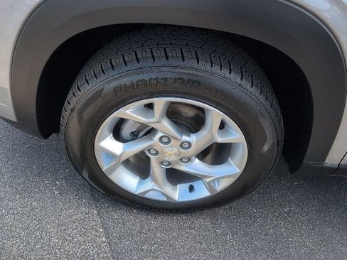 Used 2024 Chevrolet Trax LS w/ LS Convenience Package FWD image 15