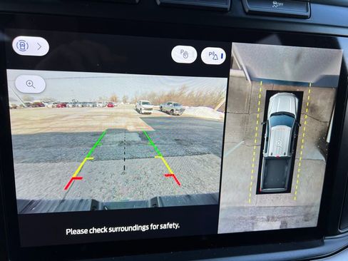 Used 2023 Ford F250 Lariat w/ Chrome Package image 37