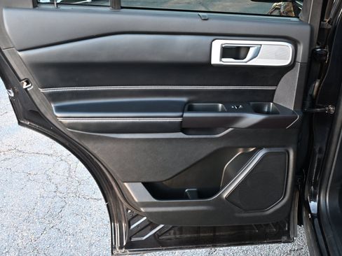 Used 2020 Ford Explorer ST image 39