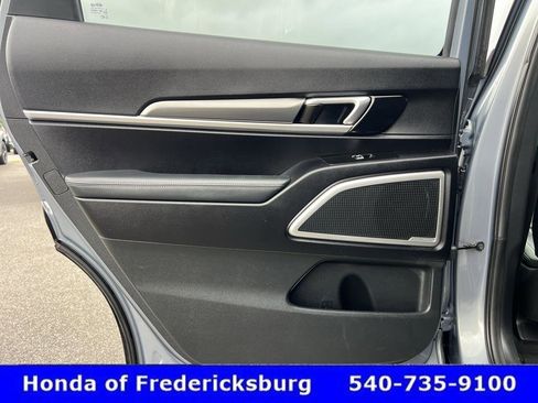 Used 2020 Kia Telluride S w/ S 8 Passenger Seating Package AWD/4WD image 32