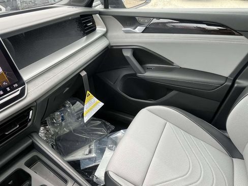 New 2026 Volkswagen Tiguan SE R-Line AWD/4WD image 26