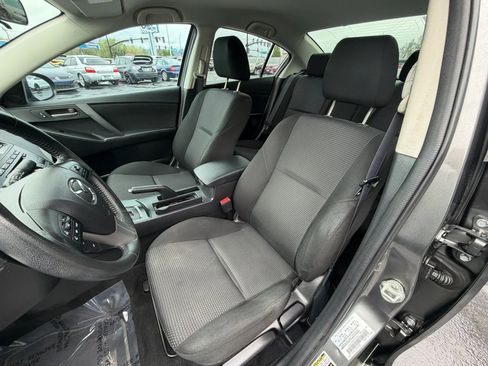 Used 2013 MAZDA MAZDA3 i Touring FWD image 9