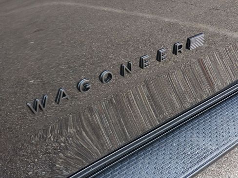Used 2024 Jeep Wagoneer Series II AWD/4WD image 30