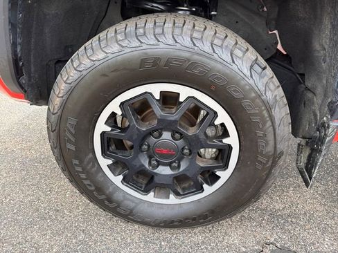 Used 2024 Toyota Tacoma TRD Off-Road AWD/4WD image 20