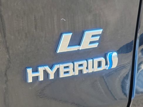 Certified 2021 Toyota RAV4 LE image 26