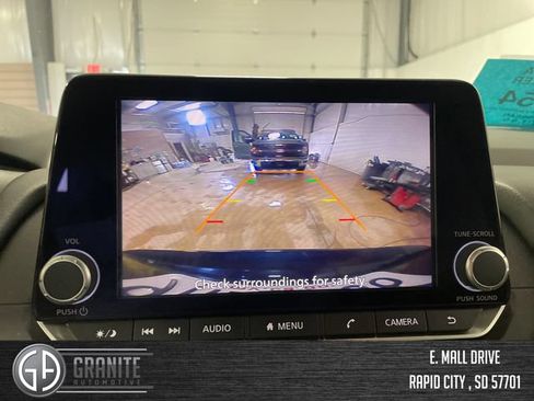 Used 2025 Nissan Rogue SV AWD/4WD image 21