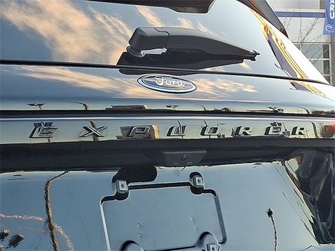 Used 2025 Ford Explorer ST-Line w/ ST-Line Street Pack image 32