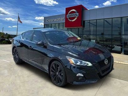 Used 2022 Nissan Altima 2.5 SR w/ Midnight Edition Package