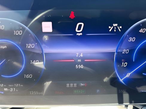 Used 2023 Mercedes-Benz EQE 500 4MATIC SUV w/ Exclusive Trim Package image 9