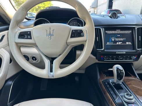 Used 2017 Maserati Levante AWD/4WD image 33
