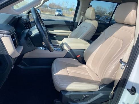 Used 2024 Ford Expedition Limited AWD/4WD image 15