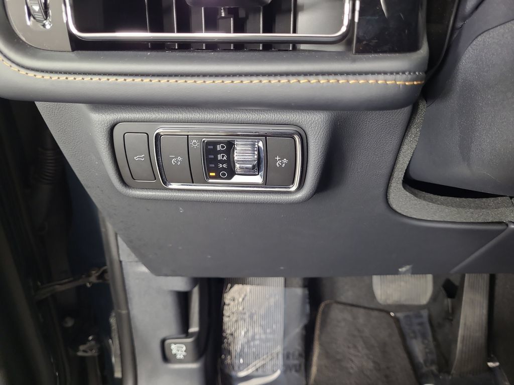 Used 2025 Lincoln Aviator Black Label AWD/4WD image 16