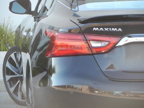 Used 2016 Nissan Maxima SR image 1