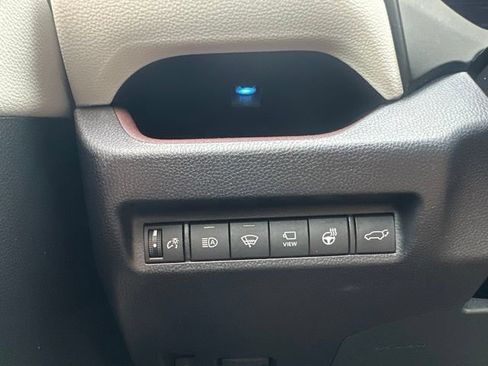 Used 2021 Toyota RAV4 Limited AWD/4WD image 28