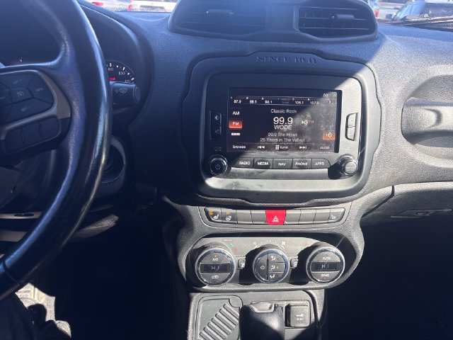 Used 2017 Jeep Renegade Limited FWD image 20