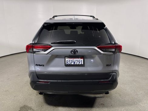 Used 2020 Toyota RAV4 XLE image 4