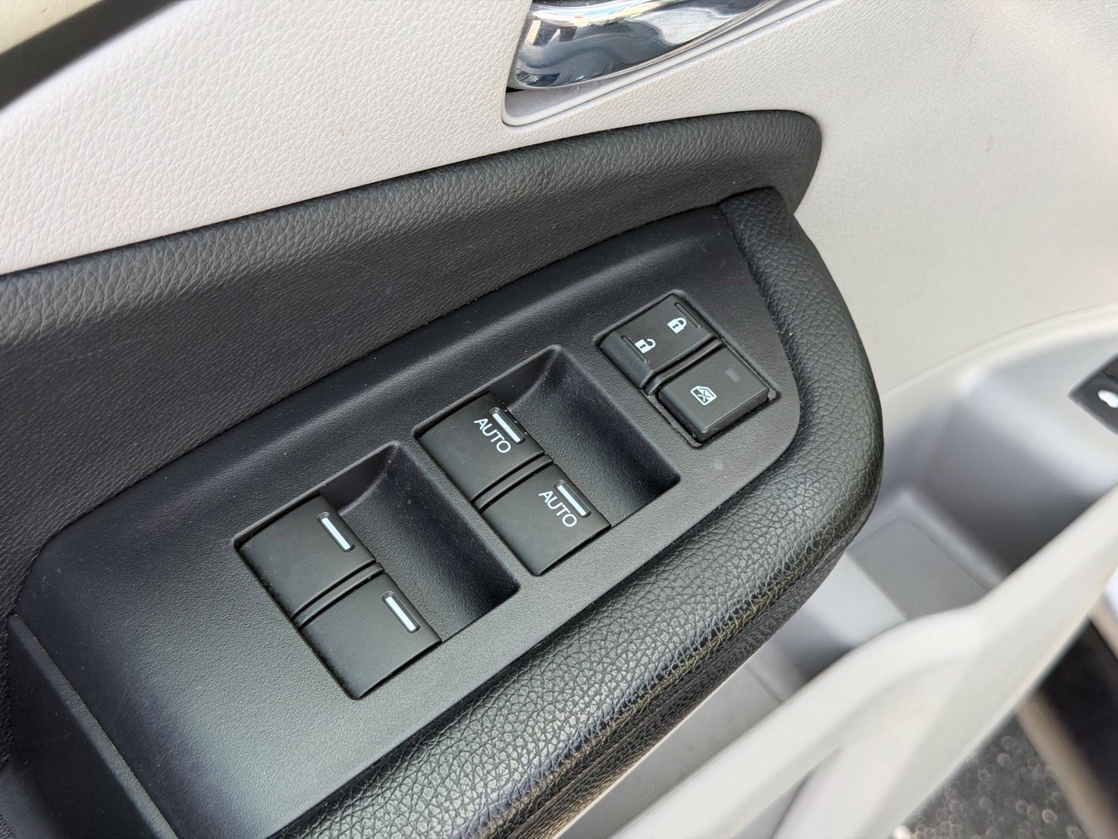 Used 2019 Honda Pilot EX-L image 12