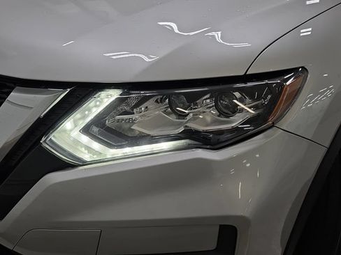 Used 2020 Nissan Rogue SL w/ Premium Package AWD/4WD image 28