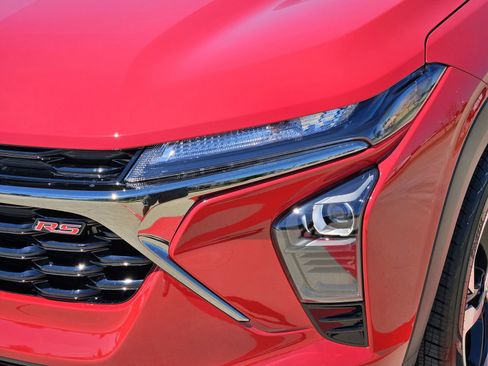 New 2026 Chevrolet Trax RS w/ Driver Confidence Package FWD image 11