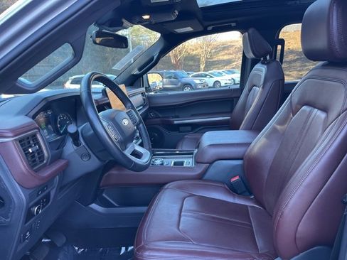 Used 2023 Ford Expedition Limited image 7