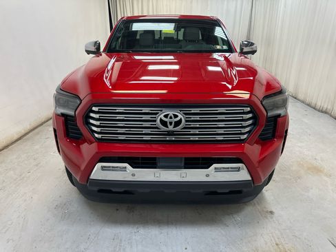 Used 2025 Toyota Tacoma Limited AWD/4WD image 8