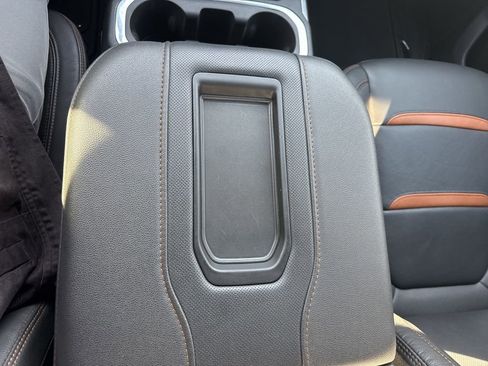 Used 2022 GMC Sierra 2500 AT4 image 39