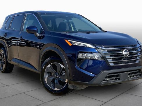Used 2025 Nissan Rogue SV FWD image 3