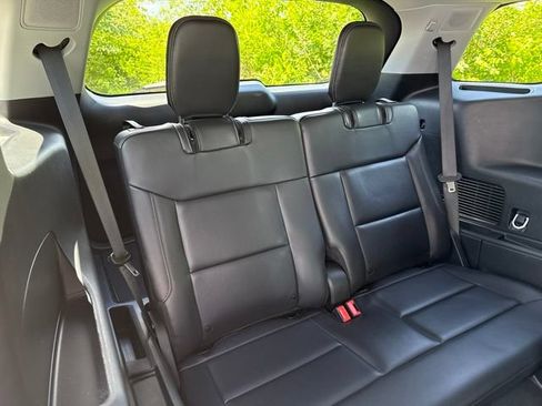 Used 2024 Ford Explorer XLT w/ Equipment Group 202A AWD/4WD image 41