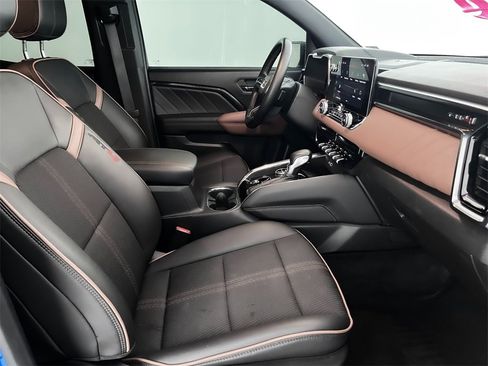 Used 2023 GMC Canyon AT4 w/ Canyon Safety Plus Package image 27