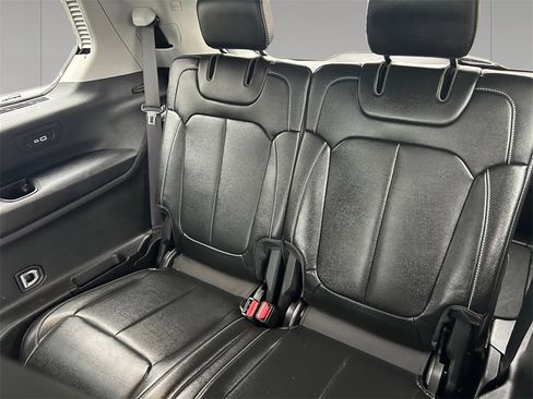 Used 2023 Jeep Grand Cherokee L Limited image 16