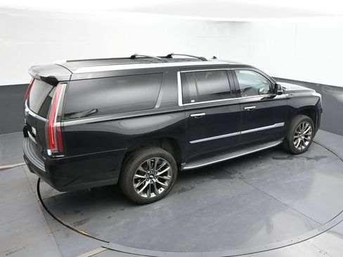 Used 2018 Cadillac Escalade ESV Premium Luxury AWD/4WD image 40