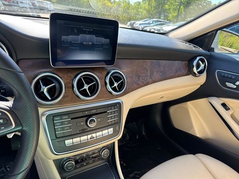 Used 2018 Mercedes-Benz GLA 250 image 29