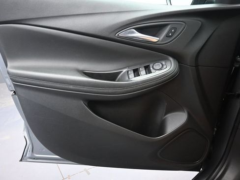 Used 2025 Buick Encore GX Preferred FWD image 19