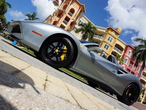 Used 2018 Ferrari 488 Spider RWD image 59