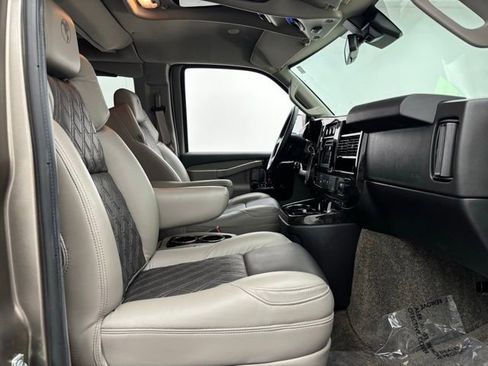 Used 2021 Chevrolet Express 2500 LS w/ Enhanced Convenience Package RWD image 22