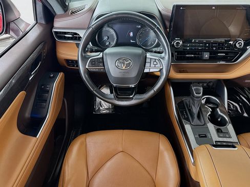 Certified 2020 Toyota Highlander Platinum AWD/4WD image 19