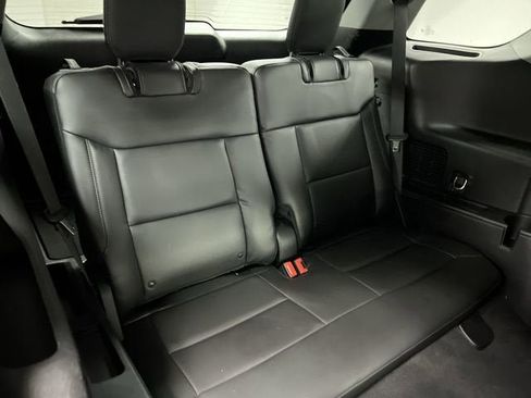 Used 2022 Ford Explorer XLT w/ Equipment Group 202A image 26