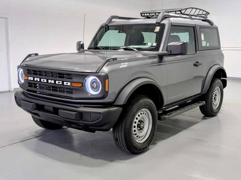 Used 2025 Ford Bronco 2-Door AWD/4WD image 1