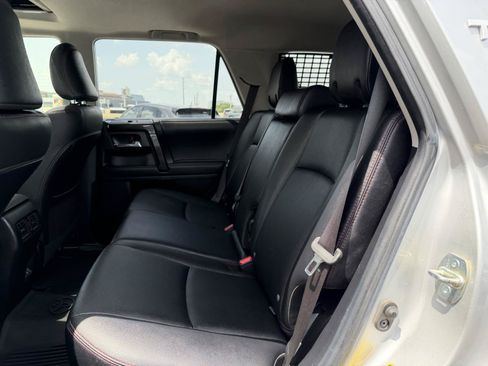 Used 2022 Toyota 4Runner TRD Off-Road Premium AWD/4WD image 18