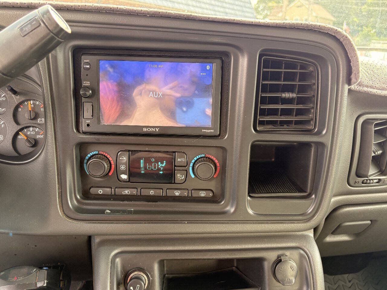 Used 2006 GMC Sierra 2500 SLT w/ Heavy-Duty Power Package AWD/4WD image 32