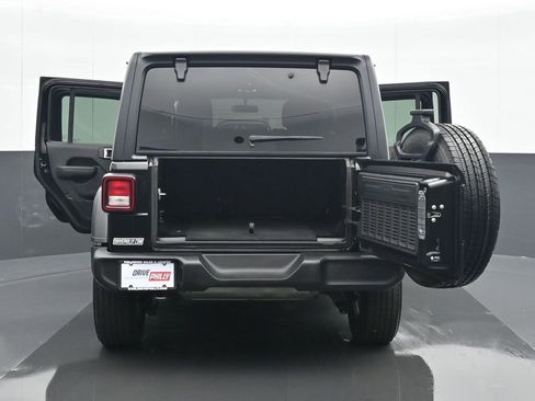 Used 2021 Jeep Wrangler Unlimited Sport image 25