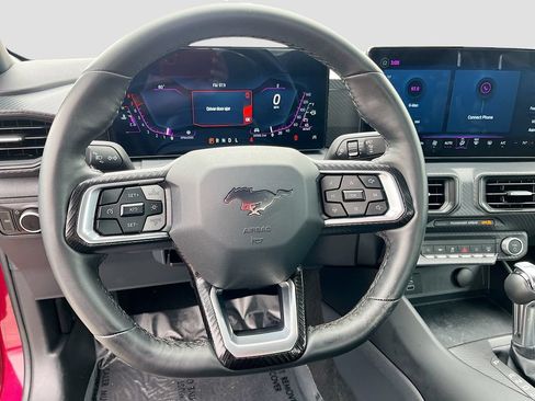 Used 2025 Ford Mustang Coupe RWD image 11