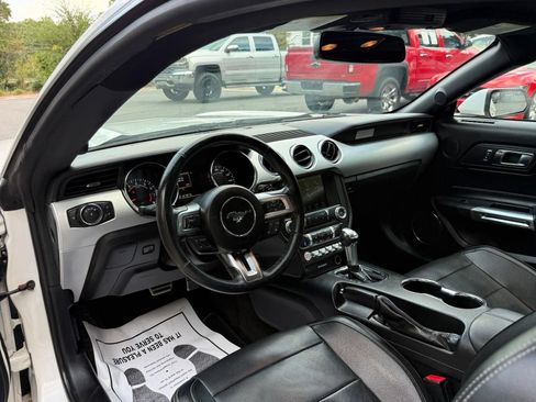 Used 2017 Ford Mustang GT Premium RWD image 17