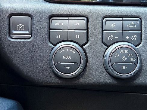 Certified 2023 Chevrolet Silverado 1500 High Country image 22