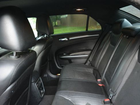 Used 2013 Chrysler 300 C RWD image 12