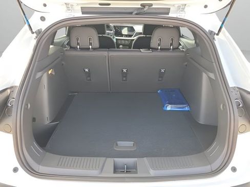 New 2026 Chevrolet Trax RS FWD image 30