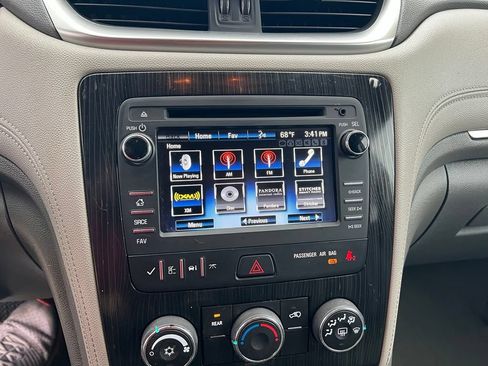 Used 2017 Chevrolet Traverse LT w/ Style and Technology Package AWD/4WD image 41