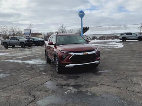 Used 2024 Chevrolet TrailBlazer LT w/ LT Cold Weather Package image 3